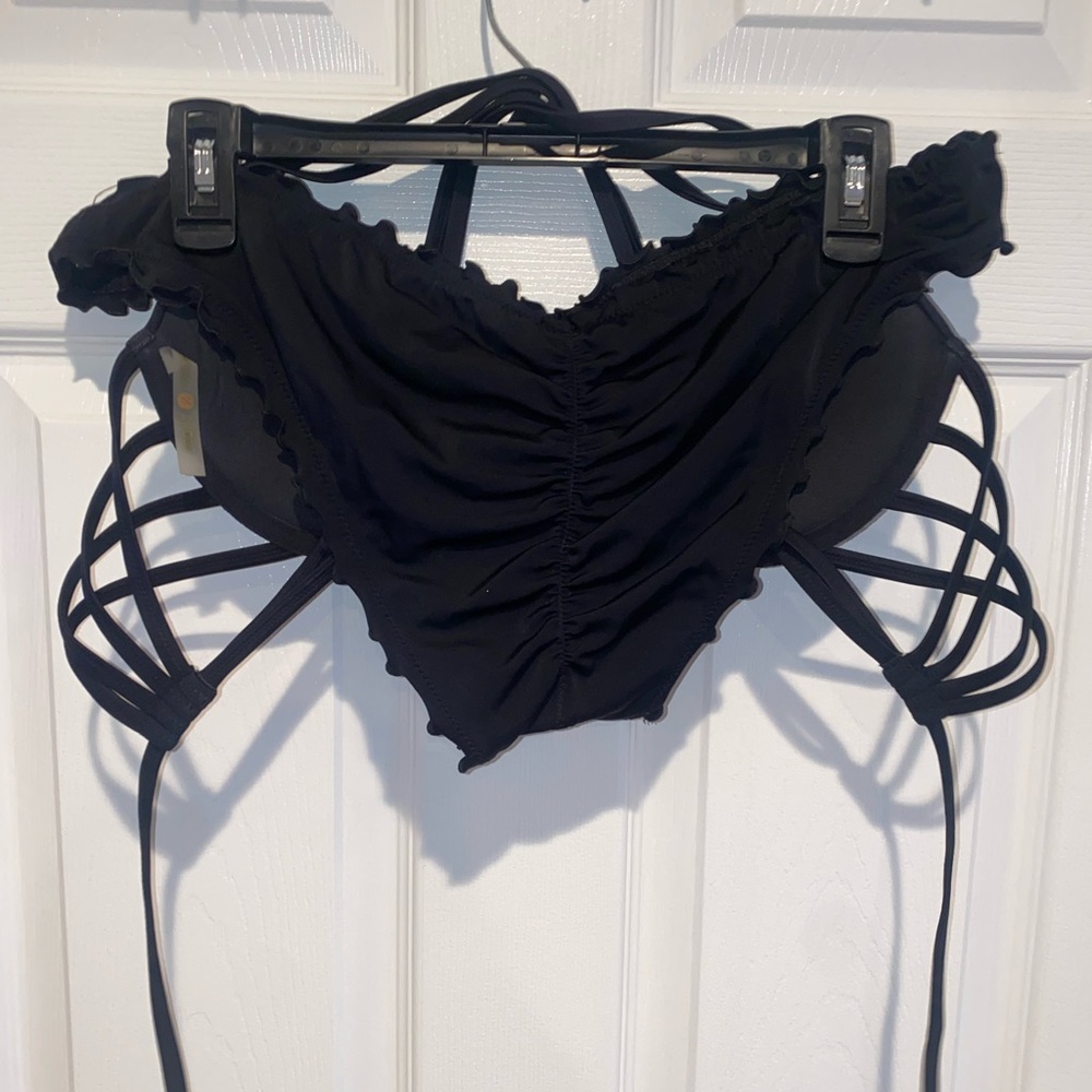 NEVER WORK Shade & Shore 2 piece black cross cross bikini set - Picture 2 of 8
